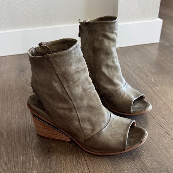A.S. 98 Green Leather Peep Toe Heels Size 40 - Picture 1 of 6